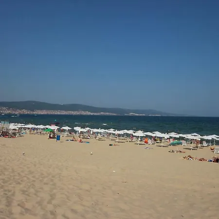 Sunny Day 2 - Menada